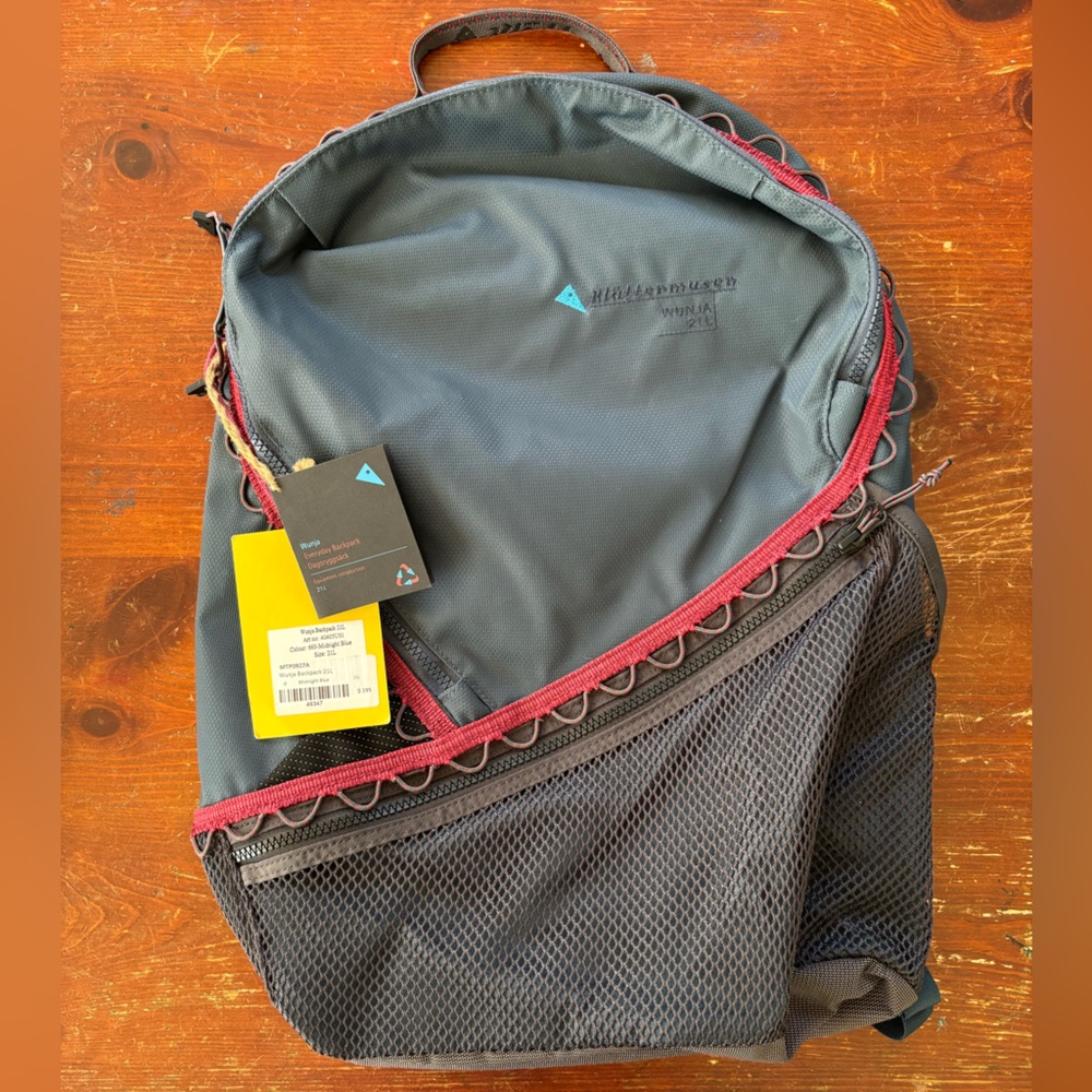 NWT Klattermusen Wunja 21L backpack in Navy